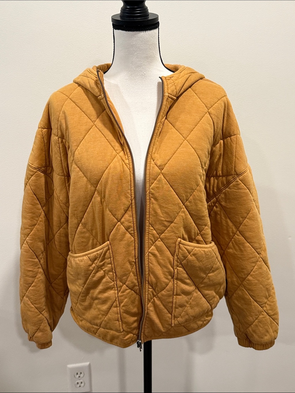 Wild Fable Quilted Hooded Jacket in Mustard Size Medium